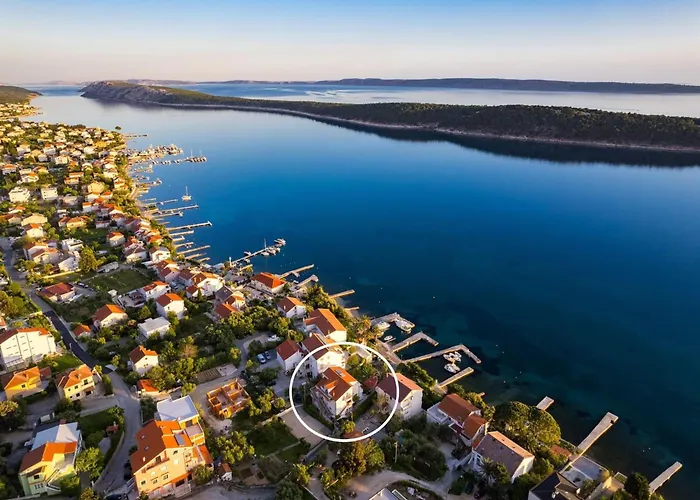 In Rab Near Sandy Διαμέρισμα *