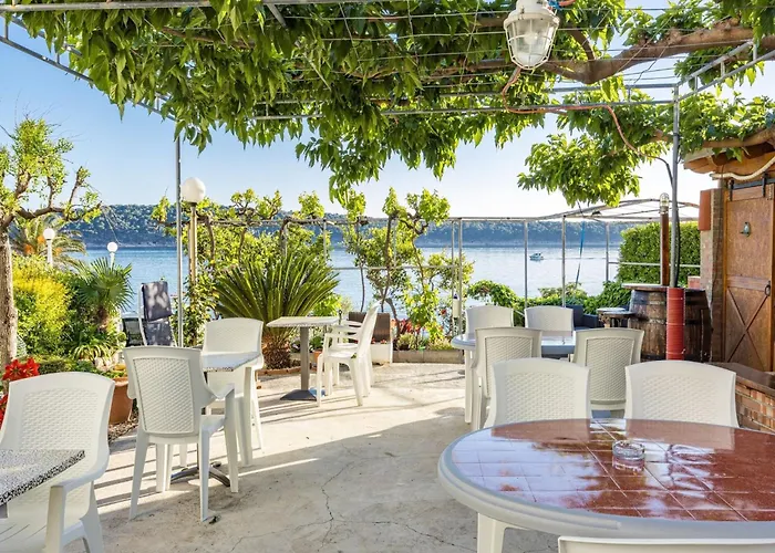 In Rab Near Sandy Διαμέρισμα *