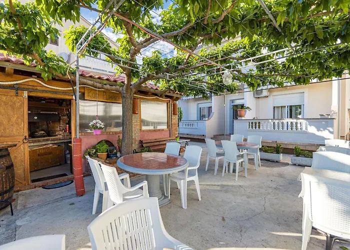 In Rab Near Sandy Διαμέρισμα *