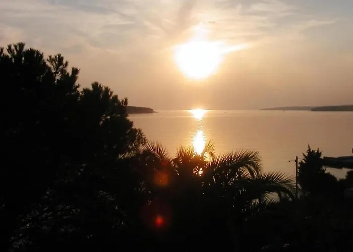 In Rab Near Sandy Διαμέρισμα Ραμπ