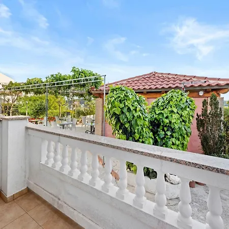 Apartment Beautiful Near Sandy Beaches Rab Town