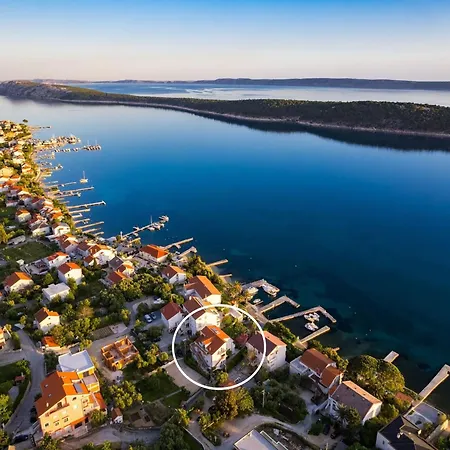 In Rab Near Sandy Апартаменты *